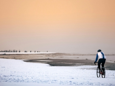 Bonnet sous le Casque à Vélo : L'Accessoire Indispensable pour Rouler en Hiver